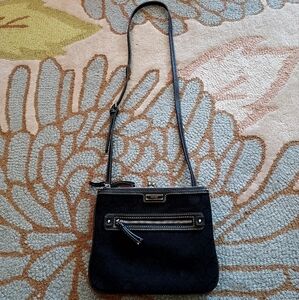 Black Nine West purse, heavy duty smooth zippers and latch